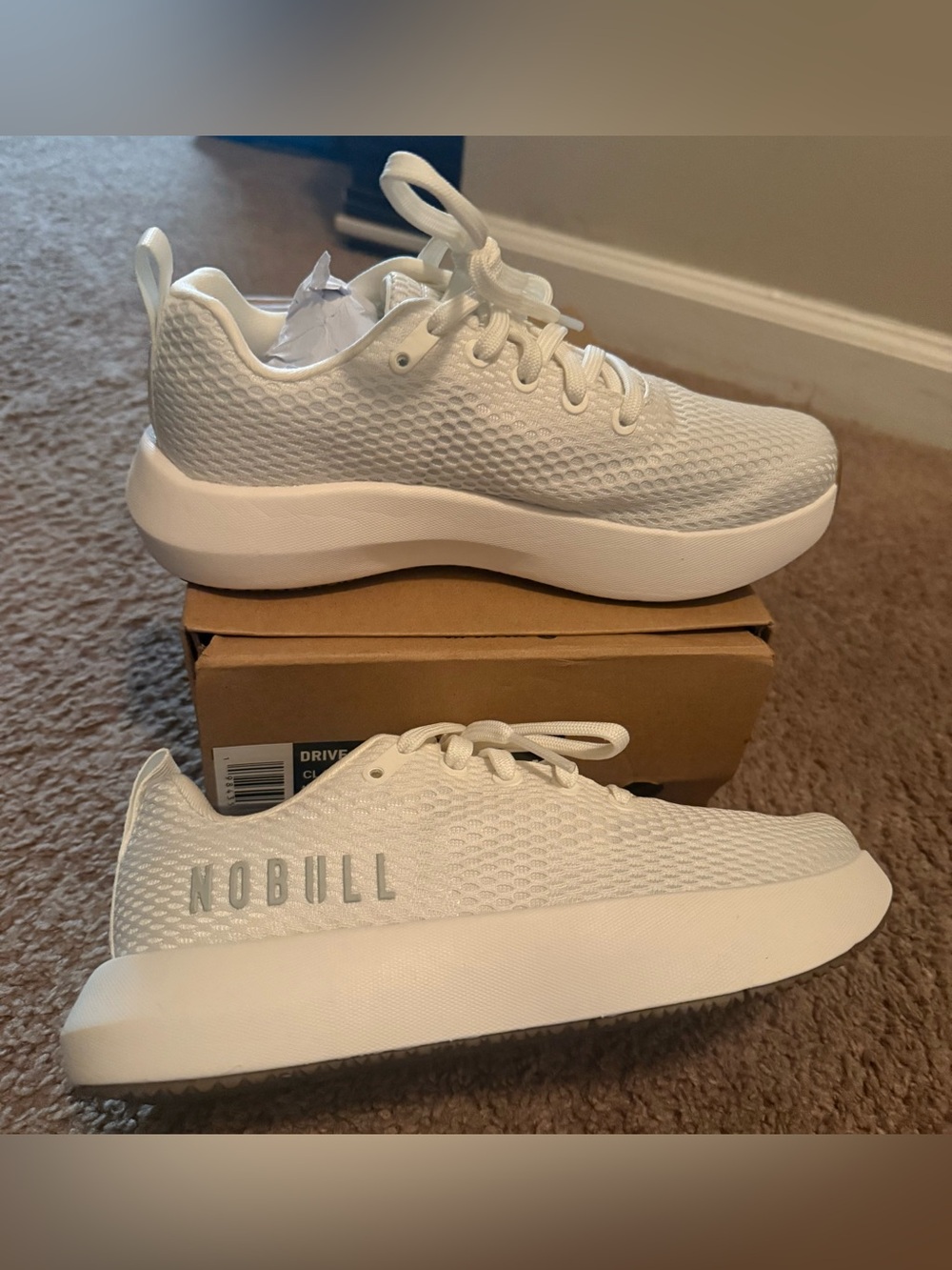 NOBULL Trainer in White with Gum Sole M5.5 W7 - Picture 4 of 8